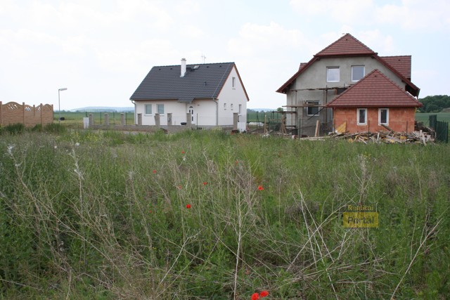 Prodej pozemku 533m2, Nov� Ves, Praha V�chod, mo�no hypot�ka
