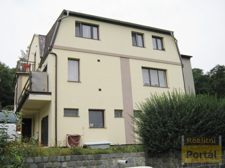 Prodej RD (8+kk/T), 300m2, po pravch, Praha 9, sten zazen, pozemek 560m2, dvougar