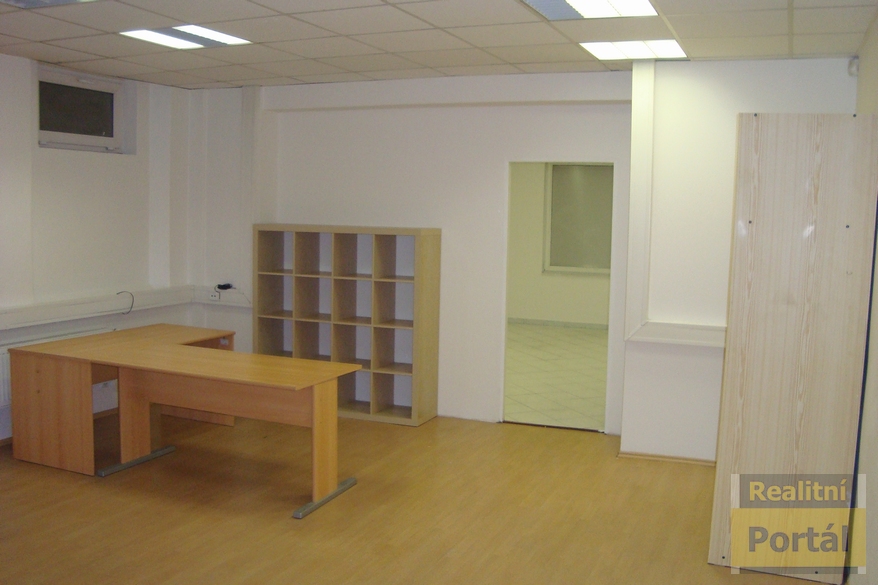 Pron�jem kancel��� 1+1, 70m2, po rekonstrukci, Praha 2, ��ste�n� za��zen�