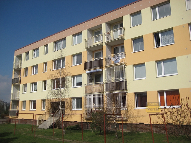 Pron�jem bytu v Praze, byt 1+1, 35m2, Praha 5, standard, ��ste�n� za��zen�, spole�n� zahrada 2313m2