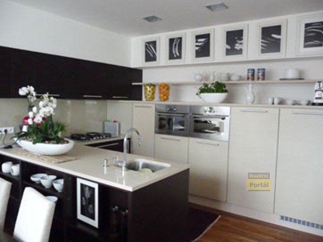 pro detail zak�zky - klikn�te