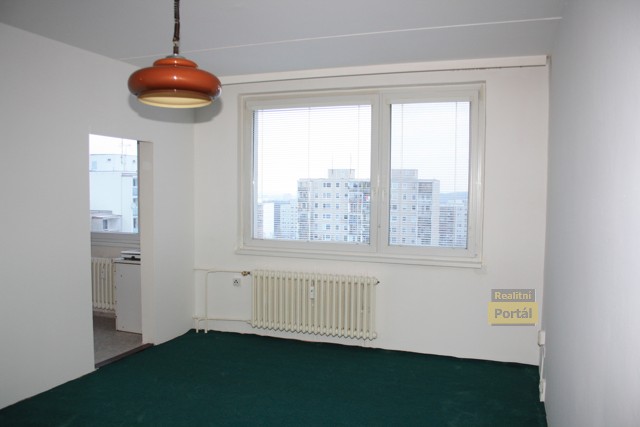 Pron�jem bytu v Praze, byt 1+kk, 30m2, Praha 4, po �prav�ch, neza��zen�